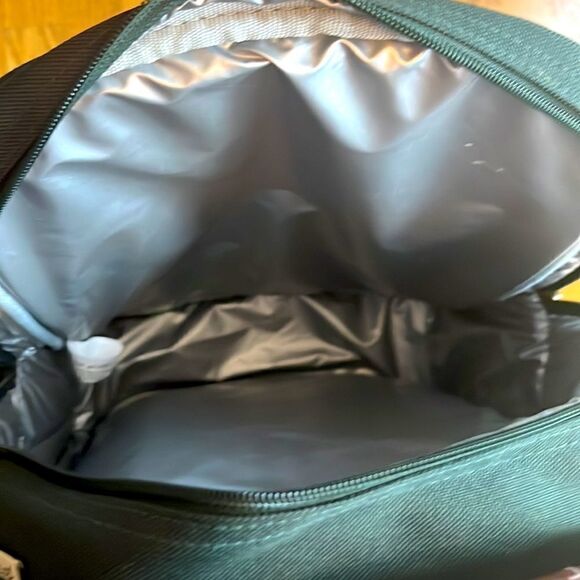 Picnic at Ascot Original Equipped 2 Person Green Picnic Backpack w/ Cooler - Picture 7 of 9